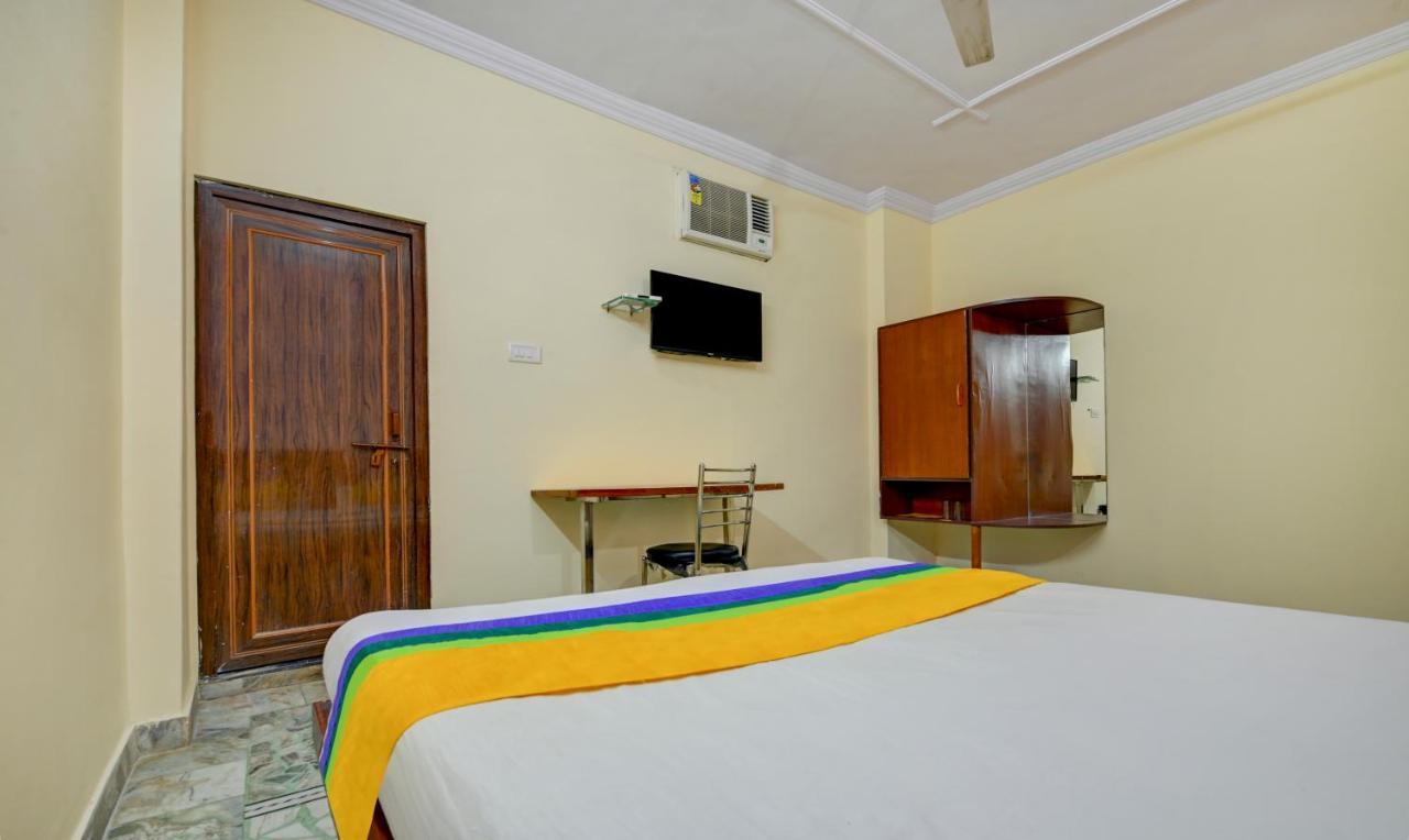 Treebo Trip Shree Laxmi Palace Hotel Bhairaun Ghāt Екстериор снимка